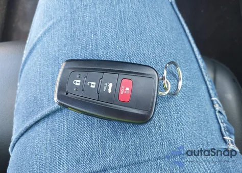 2021 Toyota Camry Se Nightshade Edition z USA, uszkodzony, nr VIN 4T1T11AK3MU493098